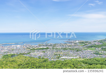北海道紋別市－初夏的紋別市街景 135936241