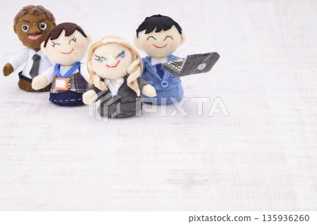 Team of global business people Team of global business people 135936260
