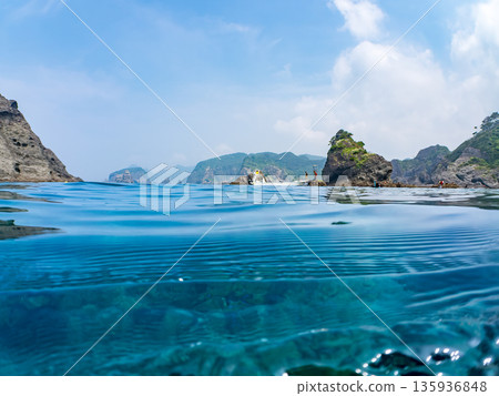 Half-surface shot of the Hirizohama ferry. Hirizohama, Nakagi, Minamiizu Town, Izu Peninsula, Shizuoka Prefecture - 2025 One of Japan's leading snorkeling spots Half-surface shot of the Hirizohama ferry. Hirizohama, Nakagi, Minamiizu Town, Izu Peninsula, Shizuoka Prefecture - 2025 One of Japan's leading snorkeling spots 135936848