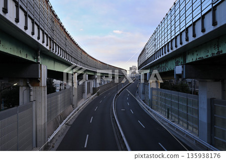 The road under the elevated Metropolitan Expressway 135938176