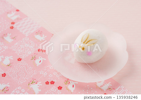 Cute rabbit steamed buns Cute rabbit steamed buns 135938246