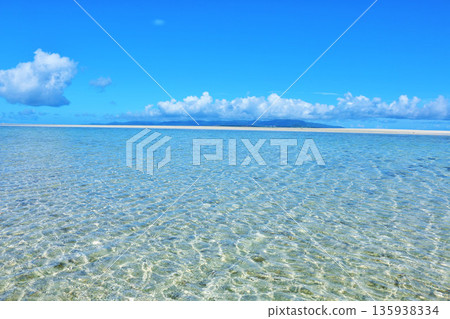 Okinawa Taketomi Island blue sky and sea Okinawa Taketomi Island blue sky and sea 135938334