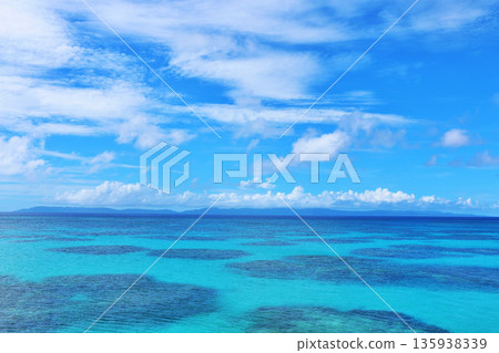 沖繩波照間島藍天大海 135938339