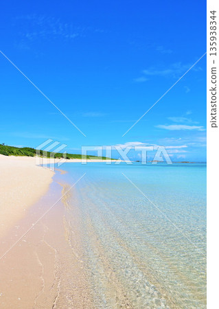 Okinawa Hateruma Island Summer blue sky and sea Okinawa Hateruma Island Summer blue sky and sea 135938344