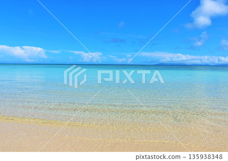 Okinawa Hateruma Island Summer blue sky and sea Okinawa Hateruma Island Summer blue sky and sea 135938348