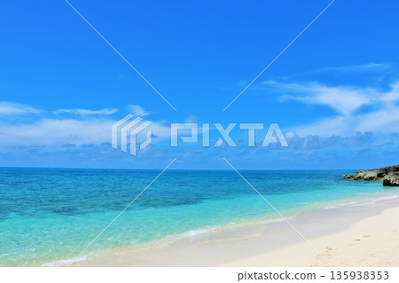 Okinawa summer blue sky and the sea of Miyakojima Okinawa summer blue sky and the sea of Miyakojima 135938353