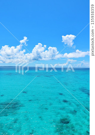Okinawa Miyakojima blue sky and sea Okinawa Miyakojima blue sky and sea 135938359
