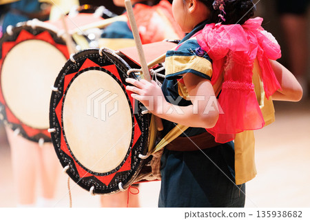 Image of beating Japanese drums Morioka Sansa Odori 135938682