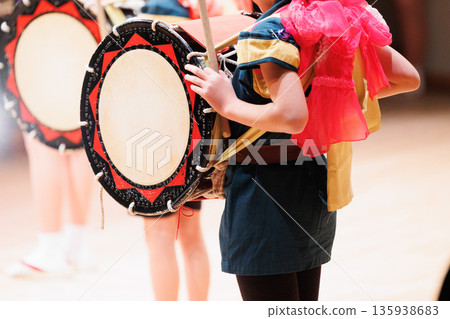Image of beating Japanese drums Morioka Sansa Odori Image of beating Japanese drums Morioka Sansa Odori 135938683