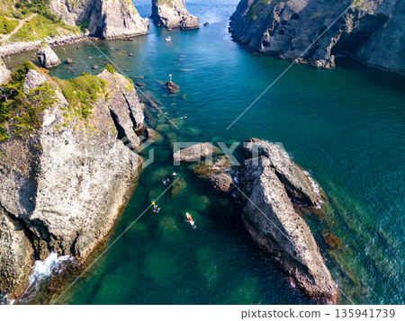 Drone photography of Hirizo Beach. Aiai Cape, Daikon Island, Yuusuge Park, Katsuo Island, and more. Hirizo Beach, Nakagi, Minamiizu Town, Shizuoka Prefecture Drone photography of Hirizo Beach. Aiai Cape, Daikon Island, Yuusuge Park, Katsuo Island, and more. Hirizo Beach, Nakagi, Minamiizu Town, Shizuoka Prefecture 135941739
