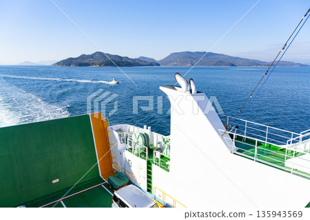 從小豆島渡輪上看到的風景 從小豆島渡輪上看到的風景 135943569