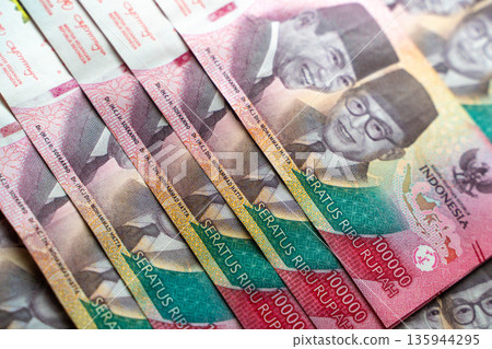 Indonesian banknote 100,000 rupiah / Foreign currency and economic image Indonesian banknote 100,000 rupiah / Foreign currency and economic image 135944295