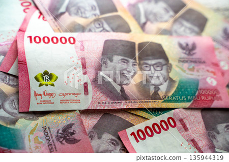 Indonesian banknote 100,000 rupiah / Foreign currency and economic image Indonesian banknote 100,000 rupiah / Foreign currency and economic image 135944319