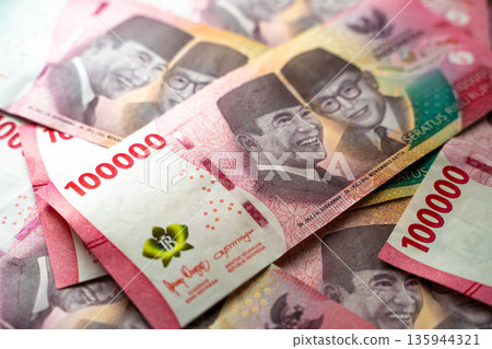 Indonesian banknote 100,000 rupiah / Foreign currency and economic image Indonesian banknote 100,000 rupiah / Foreign currency and economic image 135944321