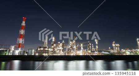 Factory night scene Yokkaichi city 135945118