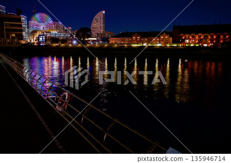 港區未來的夜景 港區未來的夜景 135946714