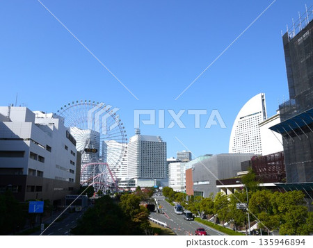 Minato Mirai of fine weather 135946894