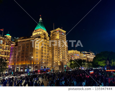 The illuminated Bund The illuminated Bund 135947444