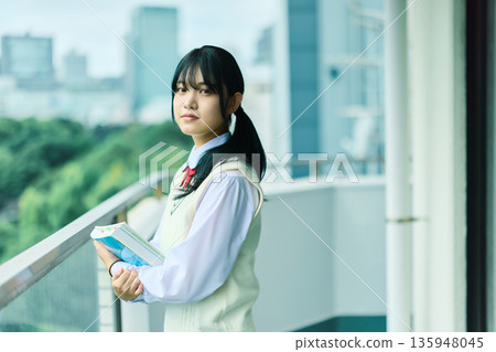 女子高中肖像 女子高中肖像 135948045