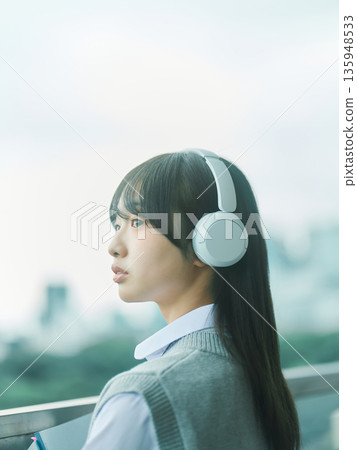 高中女生肖像 135948533