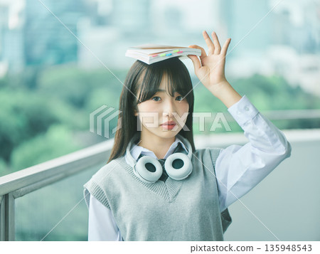 高中女生肖像 135948543