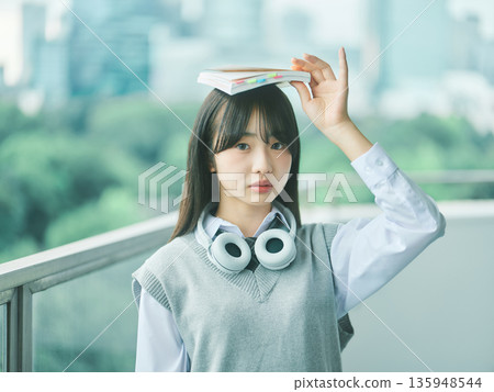 高中女生肖像 高中女生肖像 135948544