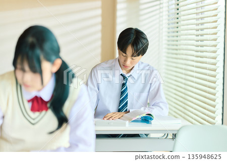 預備學校上課 135948625