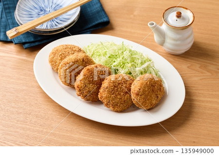 一盤馬鈴薯丸子 135949000