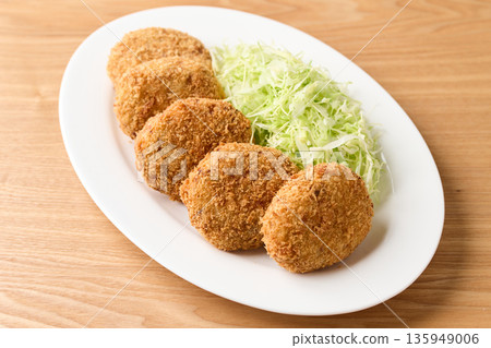 一盤馬鈴薯丸子 一盤馬鈴薯丸子 135949006