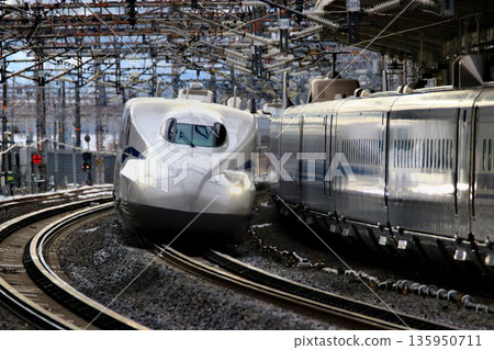 Running through Japan's main artery!! Tokaido Shinkansen N700S ~ At Maibara Station Running through Japan's main artery!! Tokaido Shinkansen N700S ~ At Maibara Station 135950711