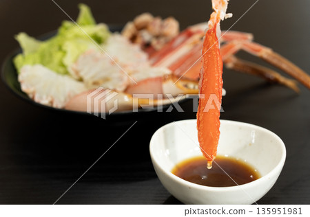 雪蟹涮涮鍋圖片 雪蟹涮涮鍋圖片 135951981