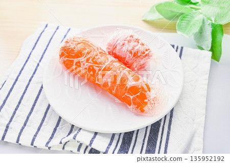 Carrots after microwave heating Carrots after microwave heating 135952192
