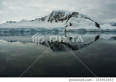 Antarctic mountains landscape , 135952933