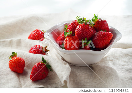 草莓,草莓,草莓(amaou) 草莓,草莓,草莓(amaou) 135954881