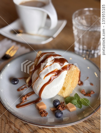 焦糖戚風蛋糕 135955185