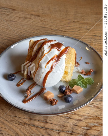 焦糖戚風蛋糕 135955189