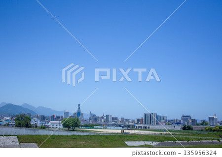大分河河床及市區 135956324