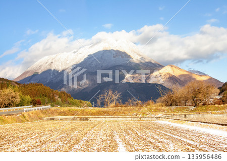 雪在雪中 雪在雪中 135956486