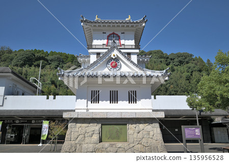 熊本縣人吉站,九州鐵道株式會社(JR九州)/熊川鐵道站,車站正面 熊本縣人吉站,九州鐵道株式會社(JR九州)/熊川鐵道站,車站正面 135956528