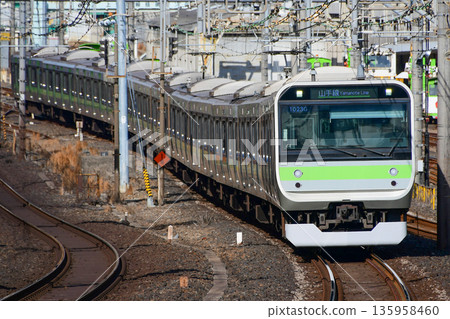 E235系列0 Tou39列車組 山手線環線100週年紀念版205系列風格包裝 135958460