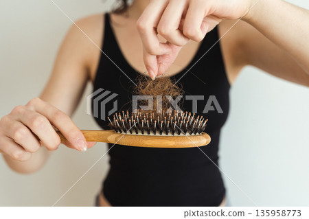 early baldness in women early baldness in women 135958773