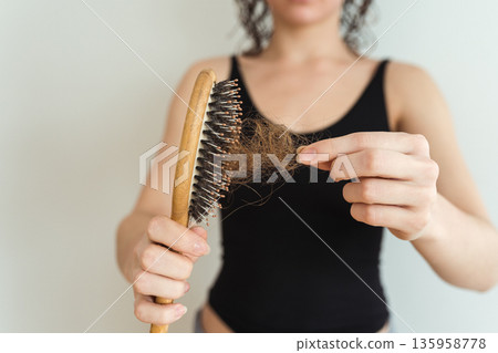 early baldness in women early baldness in women 135958778