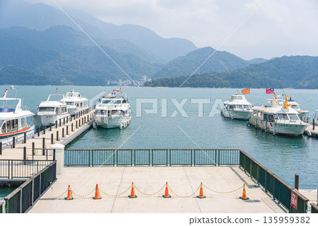 台灣南投縣日月潭（Watari Tessan）Watersha碼頭廣場 135959382