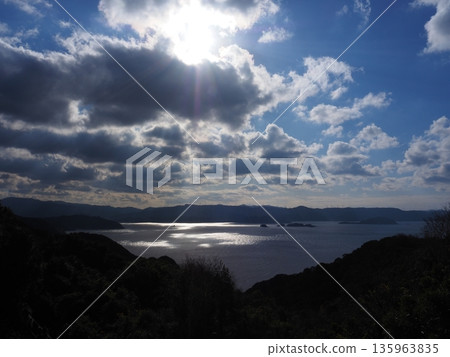 從山上看到的海 135963835