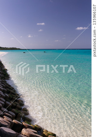 沖繩，下地島 17END：清澈碧綠的海水 135966107