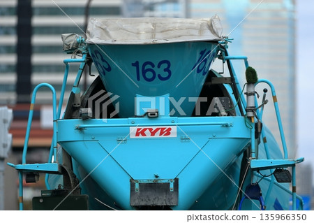 攪拌車（混凝土攪拌車） 135966350