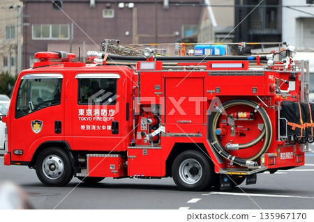 Fire engine 135967170