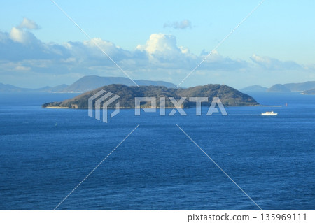 開往瀨戶內海志和列島主島（牛島附近）的渡輪 135969111