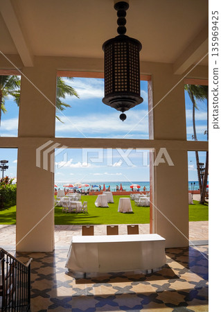 Luxury resort hotel in Waikiki, Hawaii Tropical atmosphere and luxurious space 135969425