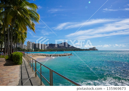 Hawaii Waikiki Beach Blue sea and sky resort scenery Hawaii Waikiki Beach Blue sea and sky resort scenery 135969673